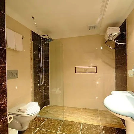 Hotel Letoile İçmeler