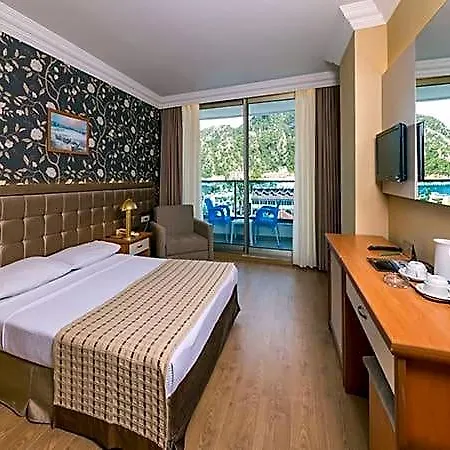 Letoile Hotell 4*
